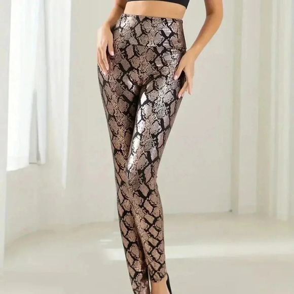 Unique Eye-catching Snakeskin Pattern Legging - Picture 3 of 3